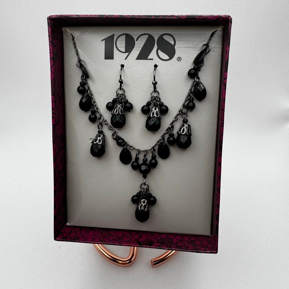 4 lbs Lot of Jewelry Mixed Between NWB & Pre-owned - Wear Repair Resale Craft - Picture 5 of 10